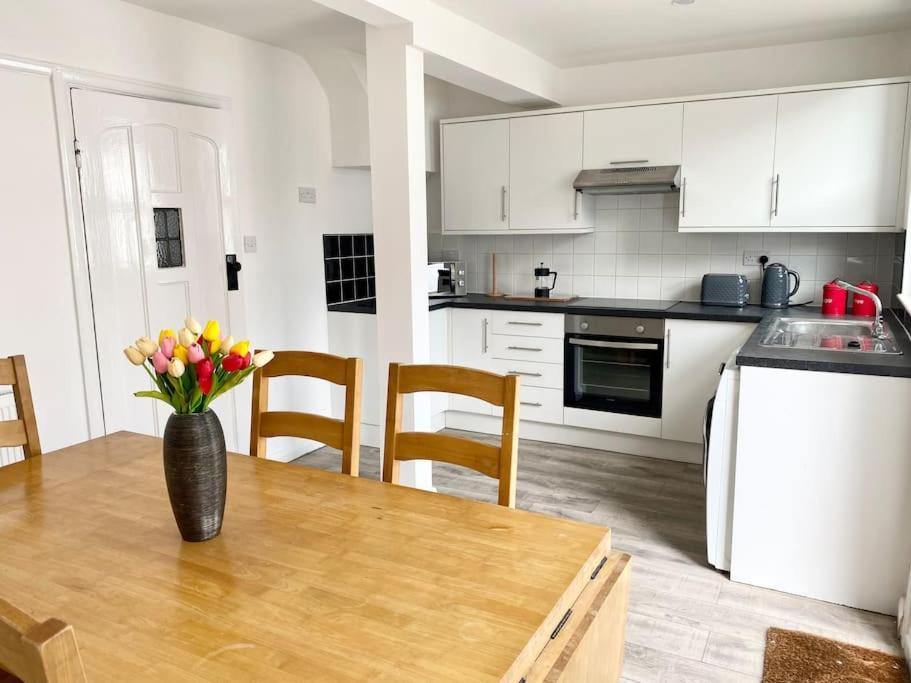 Charming Seaside Cottage In Leigh-On-Sea サウスエンド・オン・シー エクステリア 写真