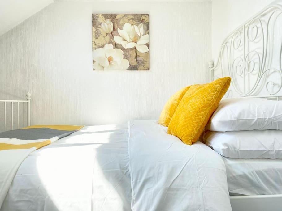 Charming Seaside Cottage In Leigh-On-Sea サウスエンド・オン・シー エクステリア 写真