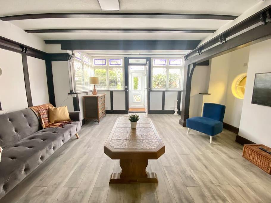 Charming Seaside Cottage In Leigh-On-Sea サウスエンド・オン・シー エクステリア 写真